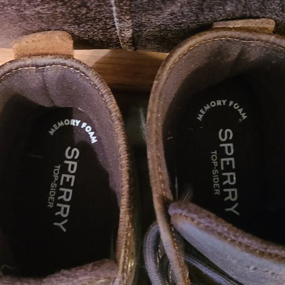 Sperry - Picture 2 of 4